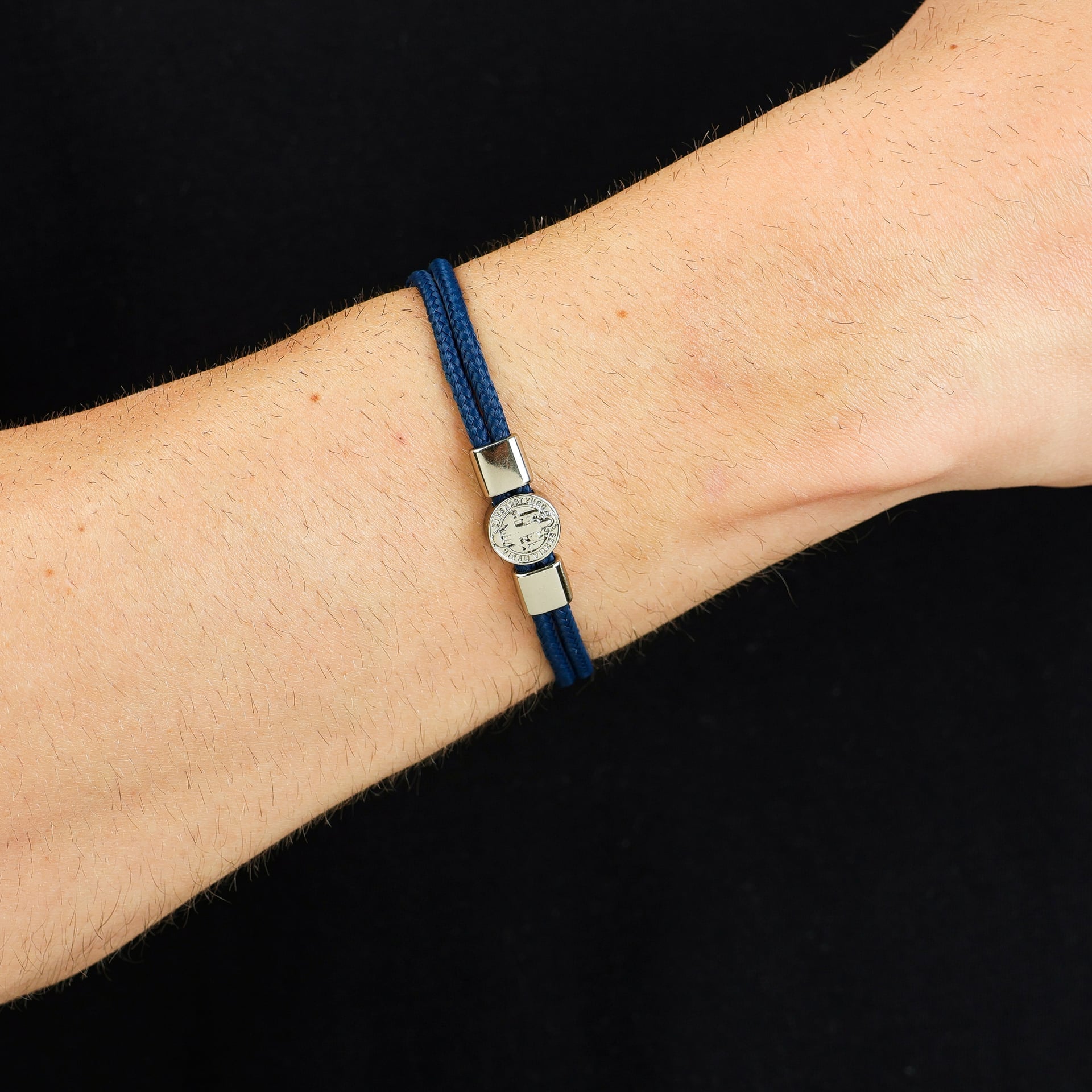 Pulseira Corda Náutica Azul com Medalha São Bento
